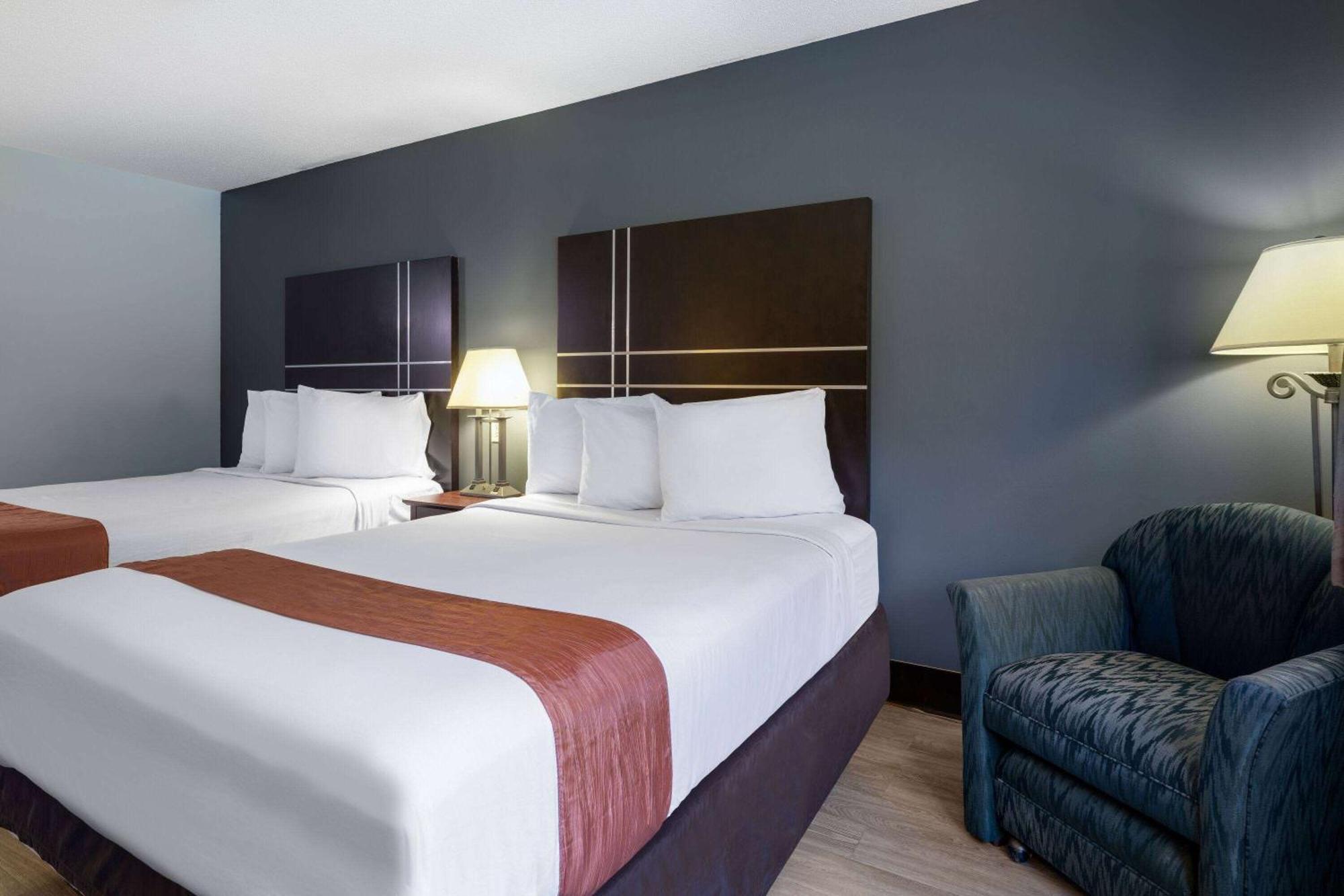 Travelodge By Wyndham Merrill Zewnętrze zdjęcie