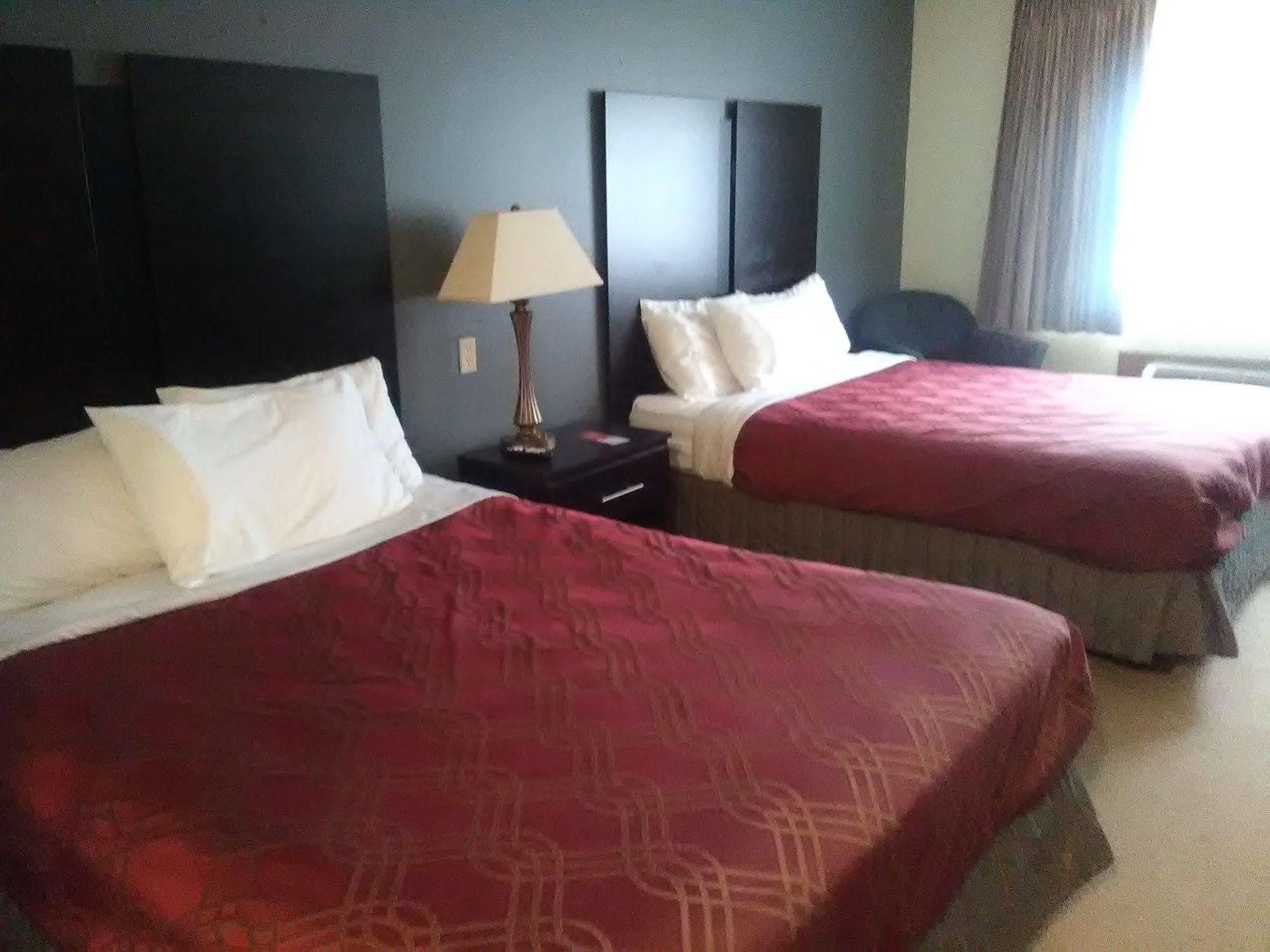 Travelodge By Wyndham Merrill Zewnętrze zdjęcie