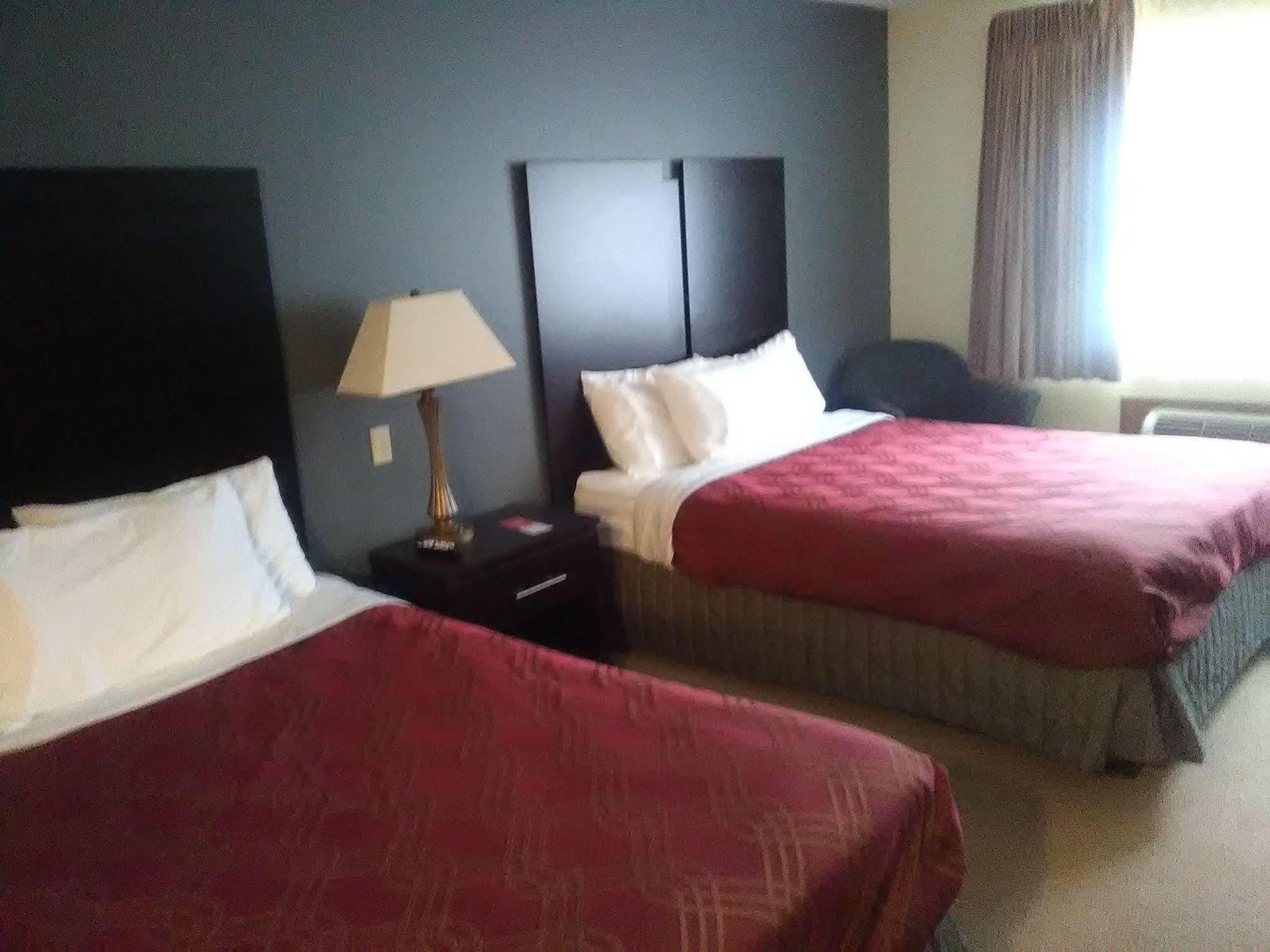 Travelodge By Wyndham Merrill Zewnętrze zdjęcie